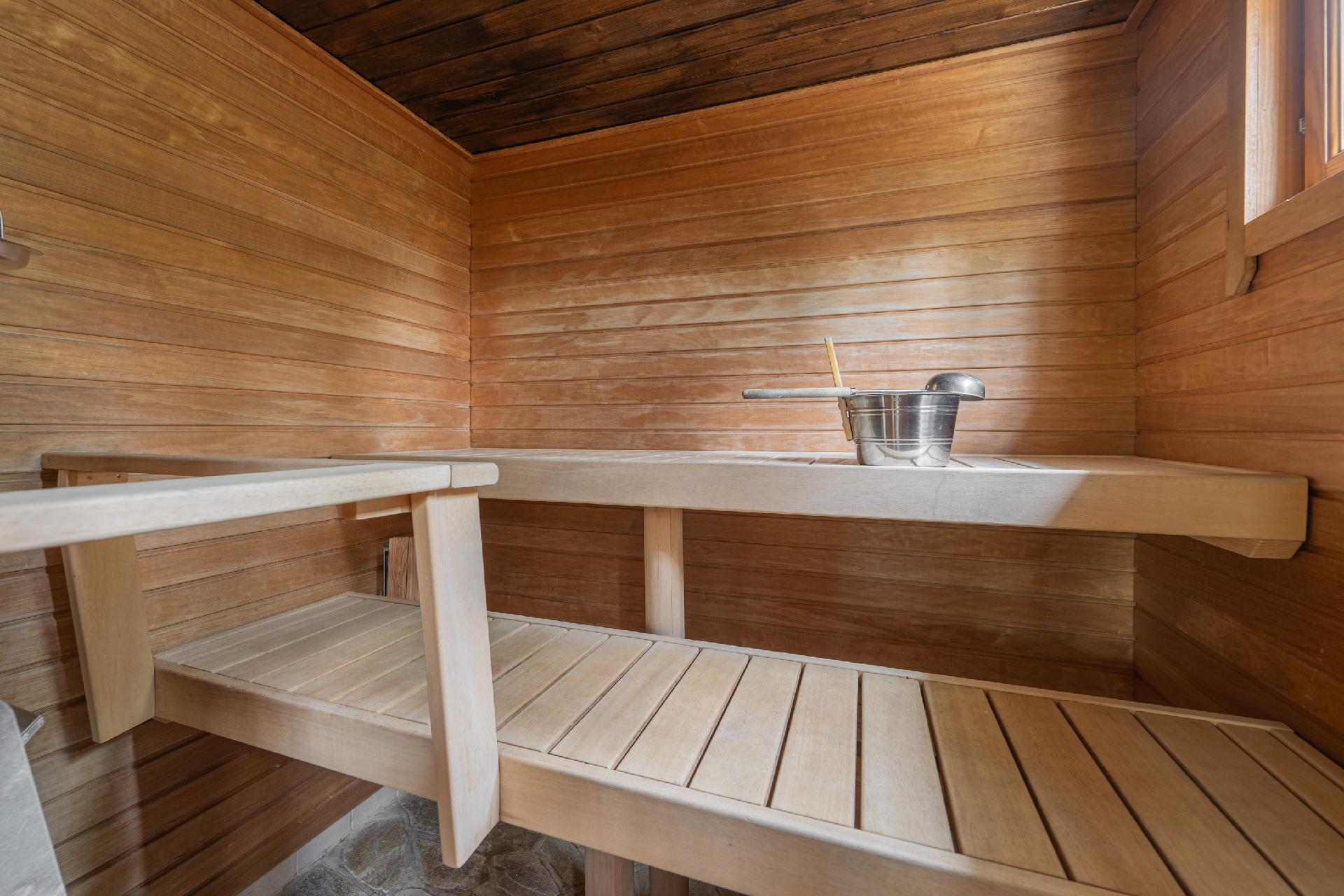 Kultarannantie 22, Tahkovuori, Kuopio