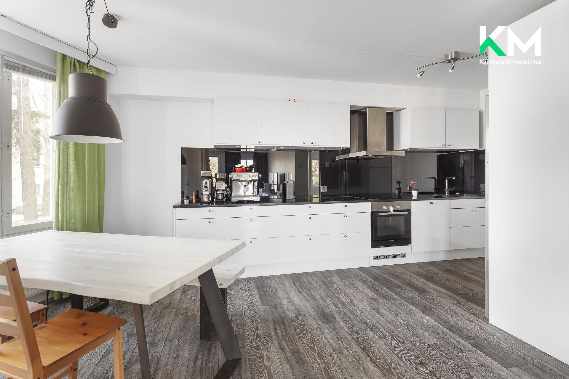 Albert Petreliuksen katu 4 b, Tikkurila, Vantaa