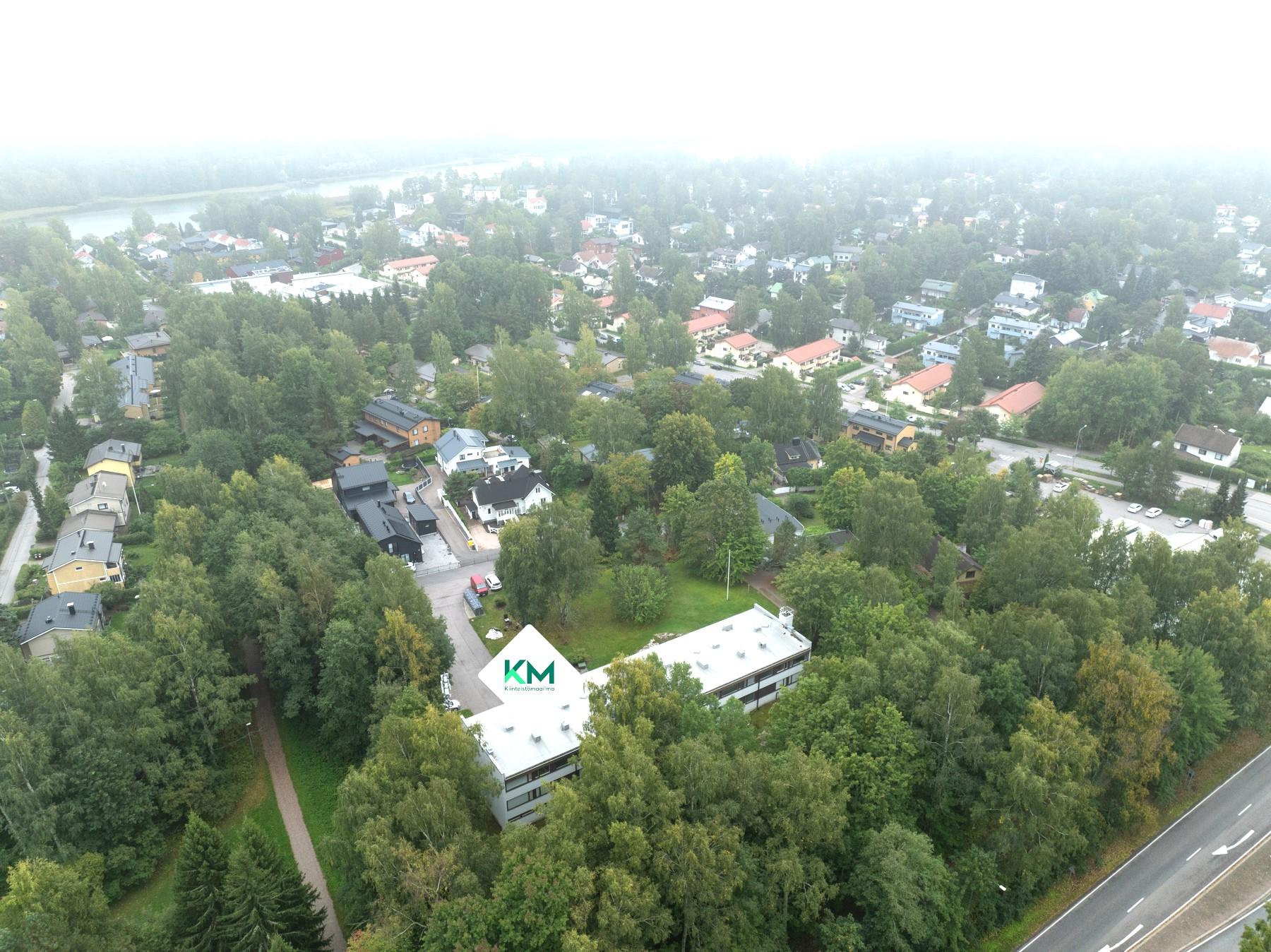 Ilmakuva alueesta Vartiokylänlahdelle päin