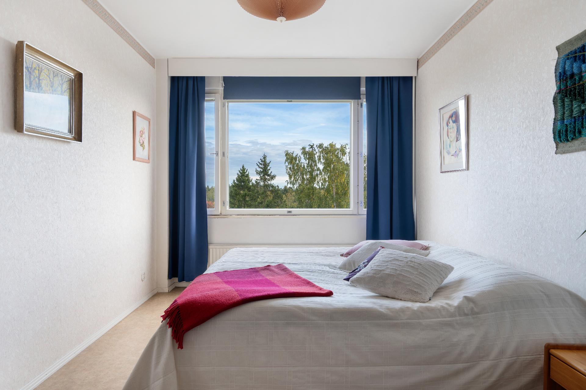 jossa on vaatehuone.