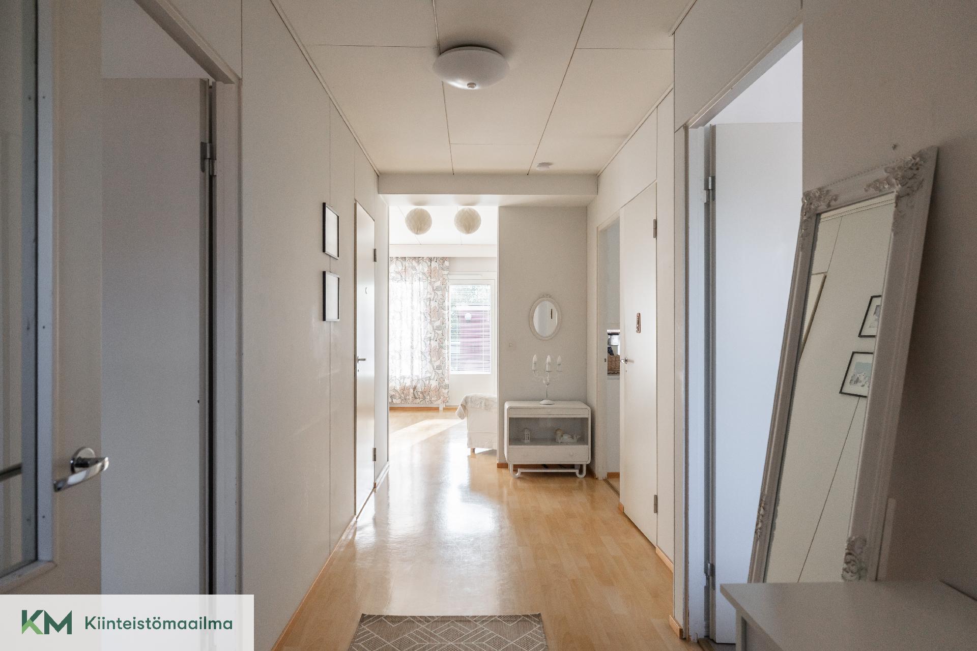 Viikatteenkatu 2, Ristinkallio, Kotka