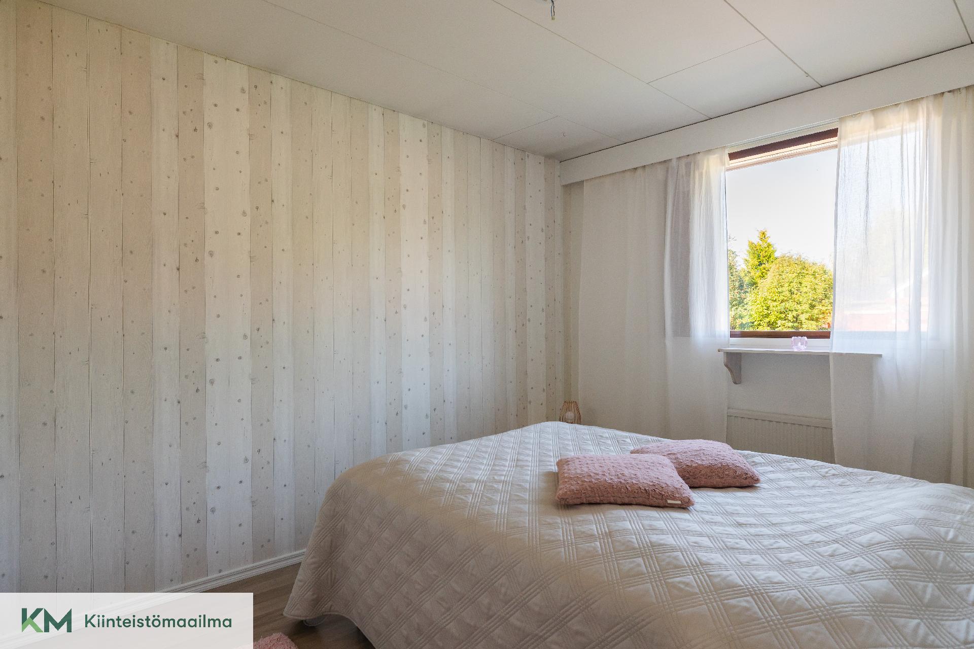 Viikatteenkatu 2, Ristinkallio, Kotka