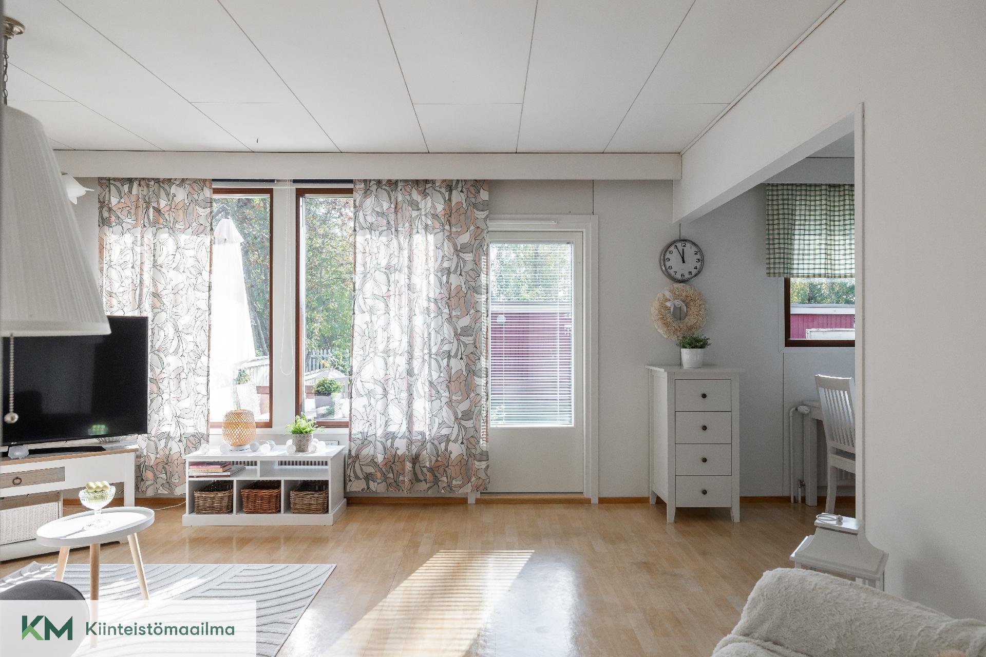 Viikatteenkatu 2, Ristinkallio, Kotka