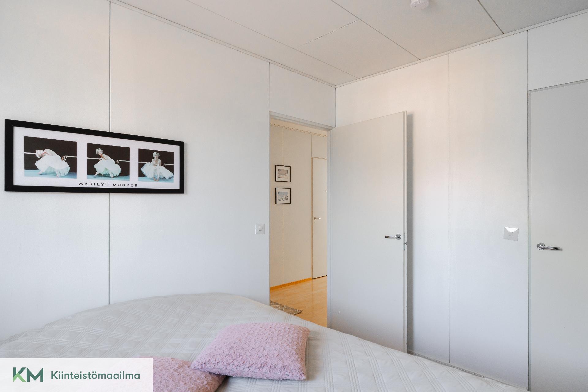 Viikatteenkatu 2, Ristinkallio, Kotka