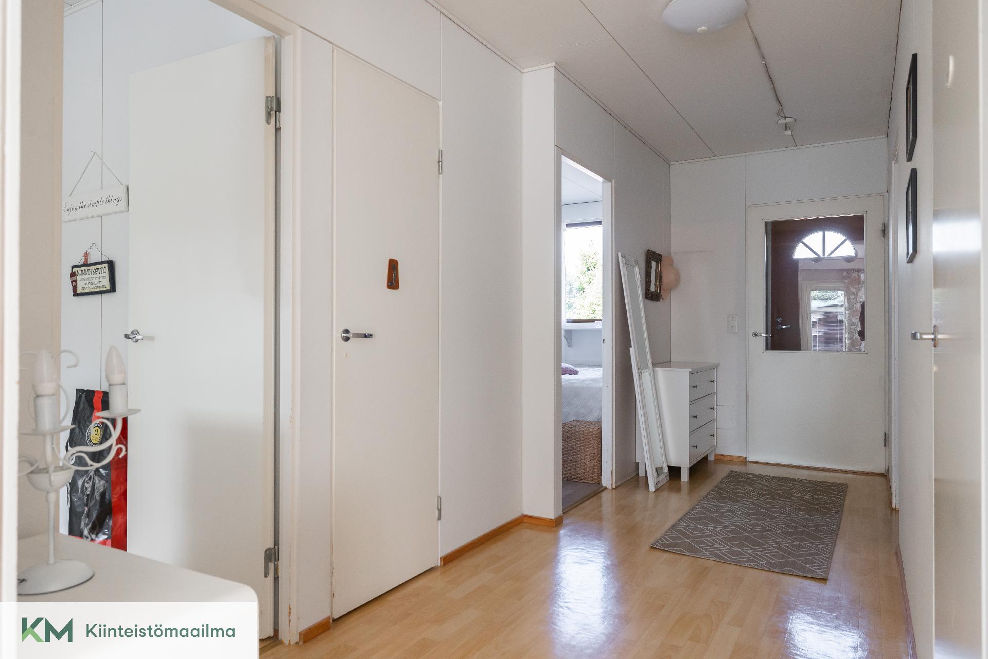 Viikatteenkatu 2, Ristinkallio, Kotka