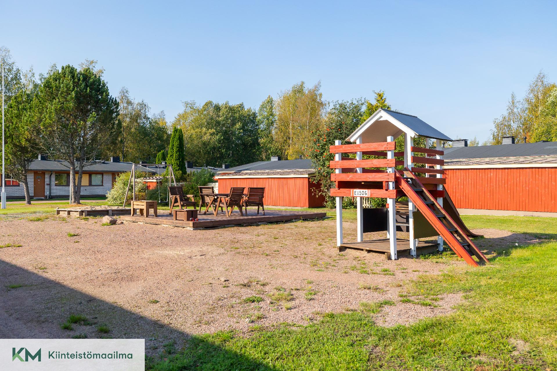 Viikatteenkatu 2, Ristinkallio, Kotka