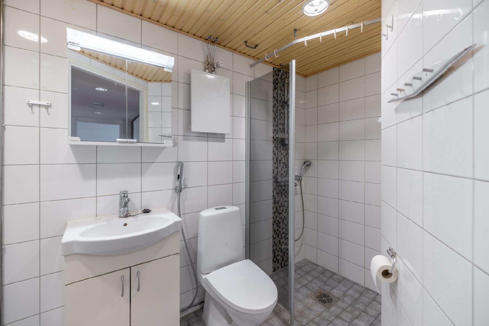 Kylpyhuone remontoitu LVIS-remontissa