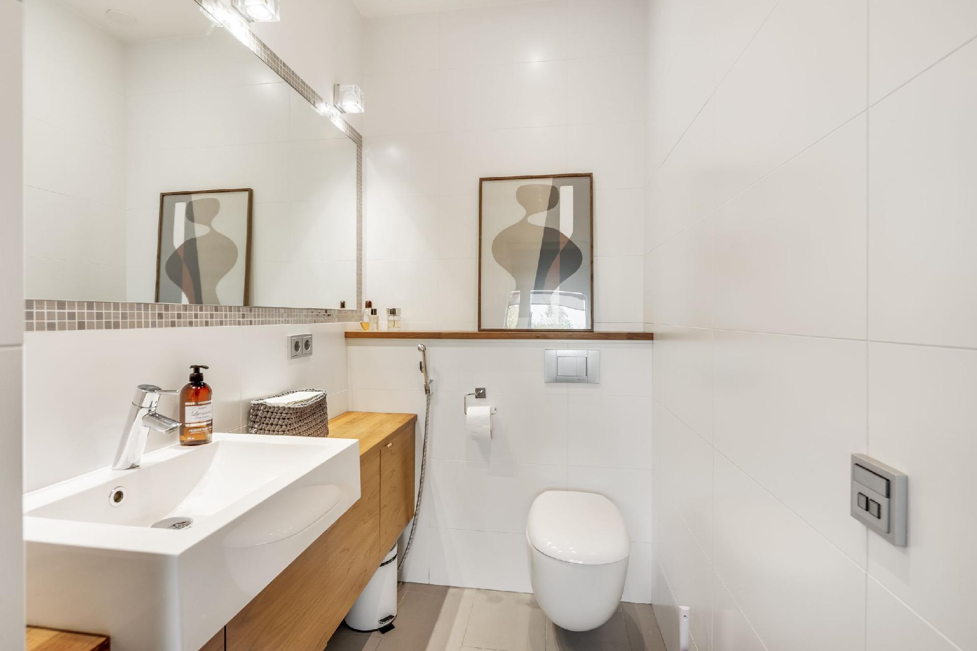 Asuinkerroksen erillinen wc