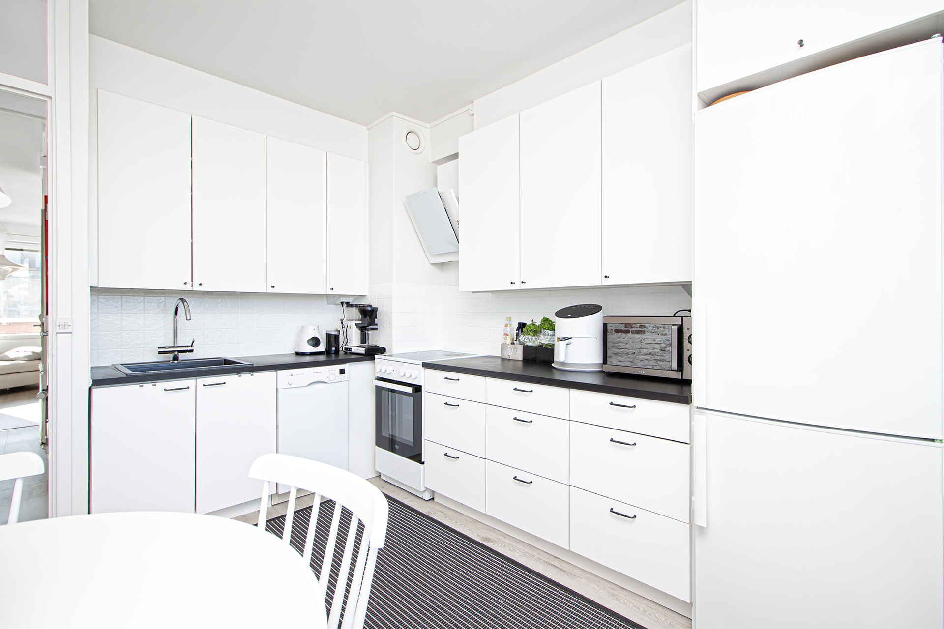 uudehko keittiö - ei remontti huolia