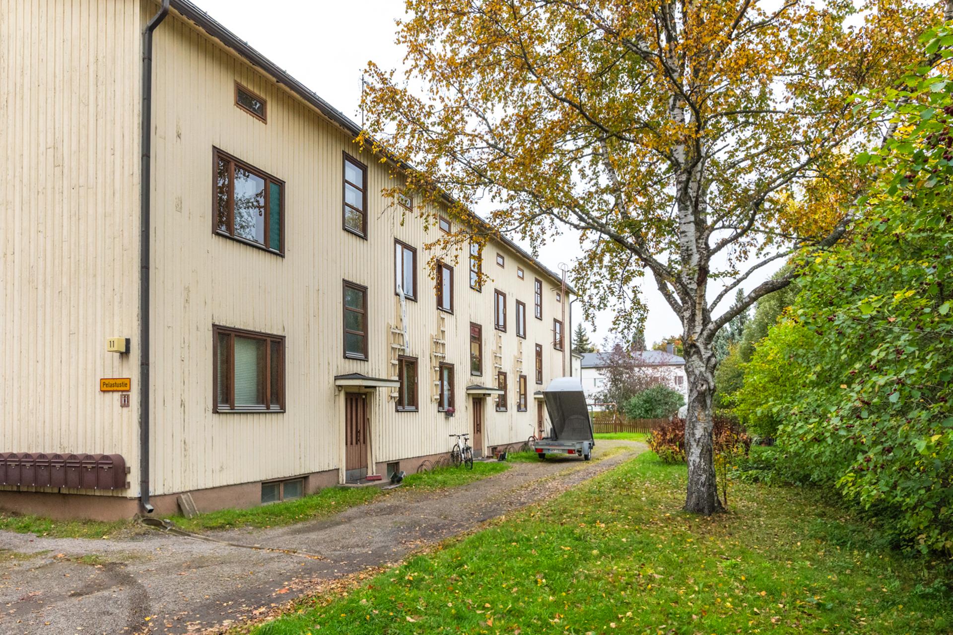 Julkisivu