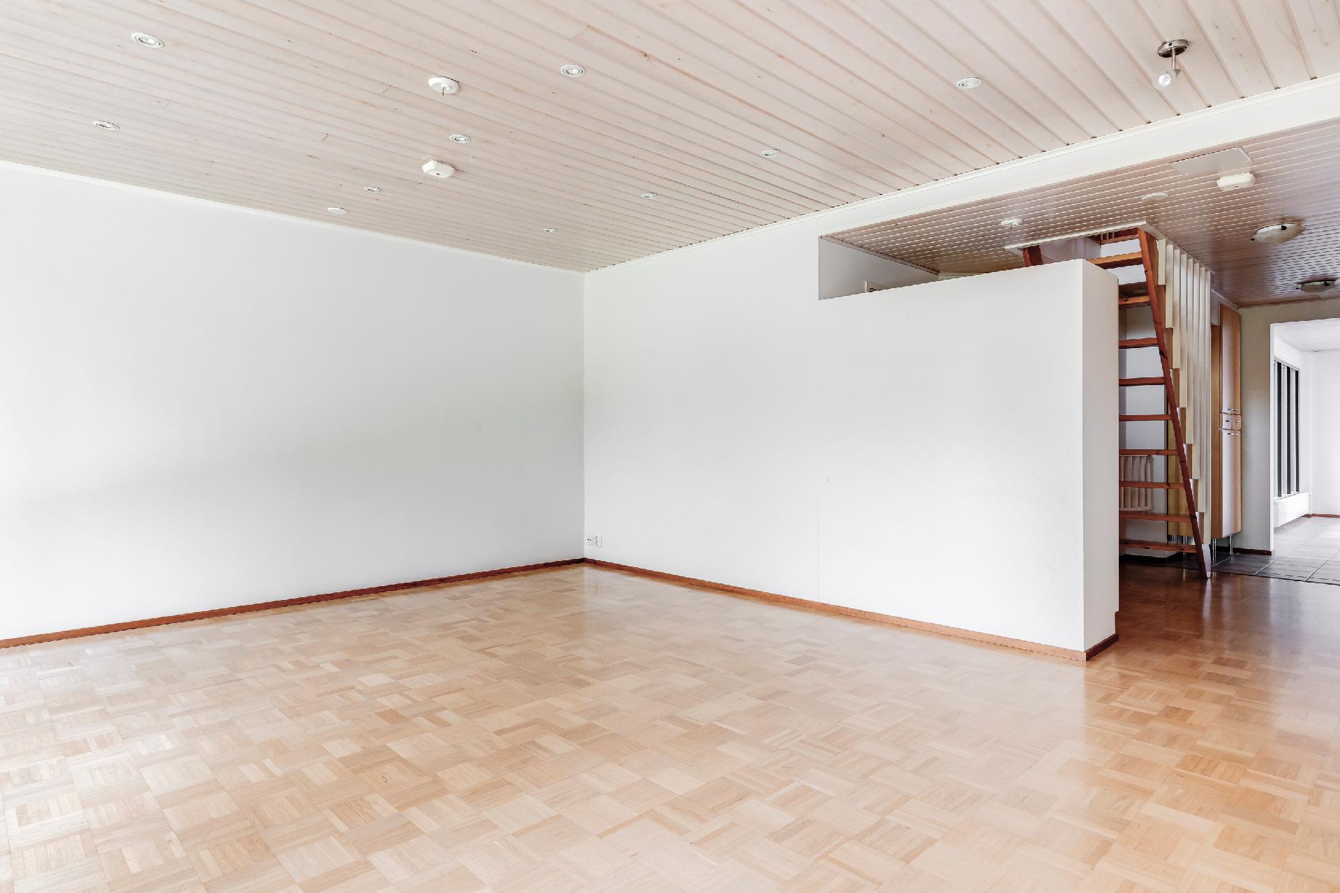 Kuusmiehentie 72, Paloheinä, Helsinki