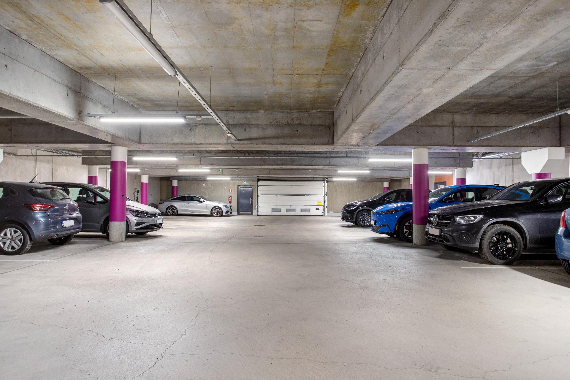 Taloyhtiön autohalli