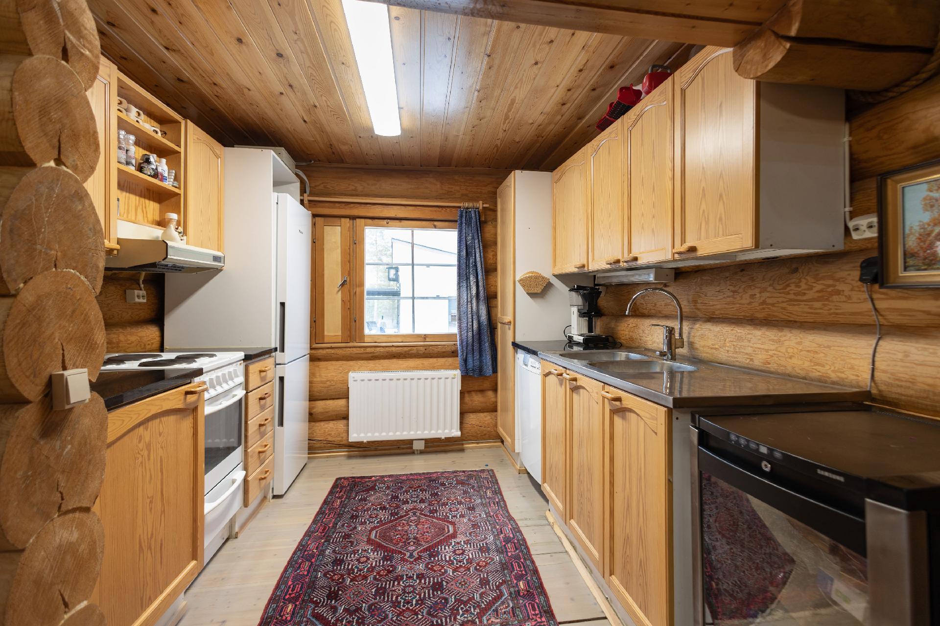 Kompaktista keittiönurkkauksesta löytyvät kaikki tarvittavat toiminnot