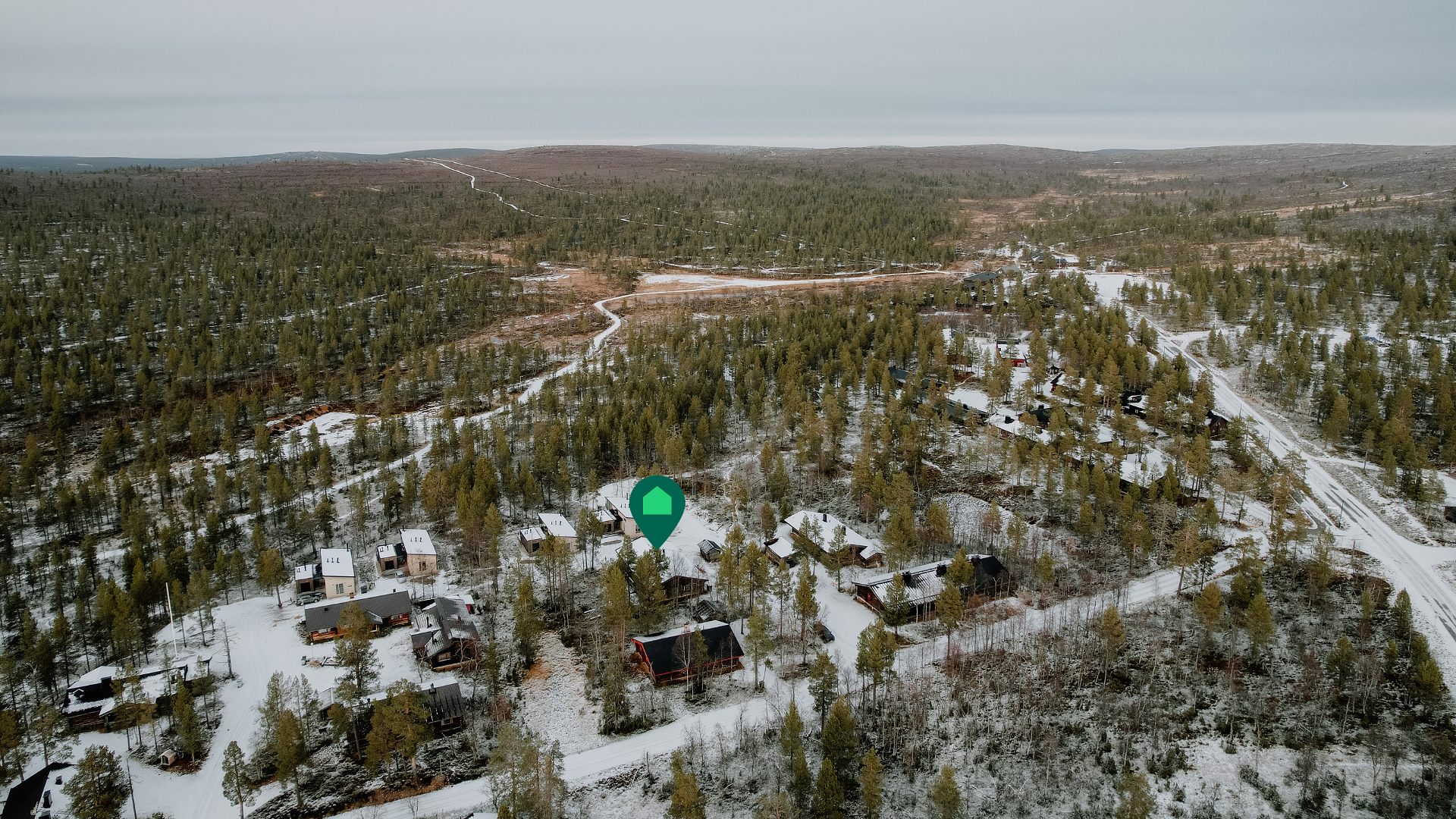 Valaistu hiihtolatu 150m päässä.