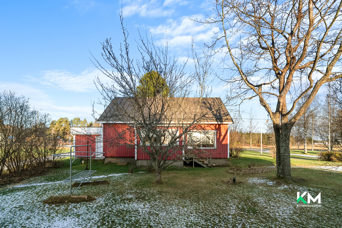 Lentokentäntie 440, Påras, Kruunupyy