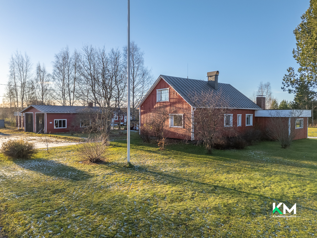 Lentokentäntie 440, Påras, Kruunupyy