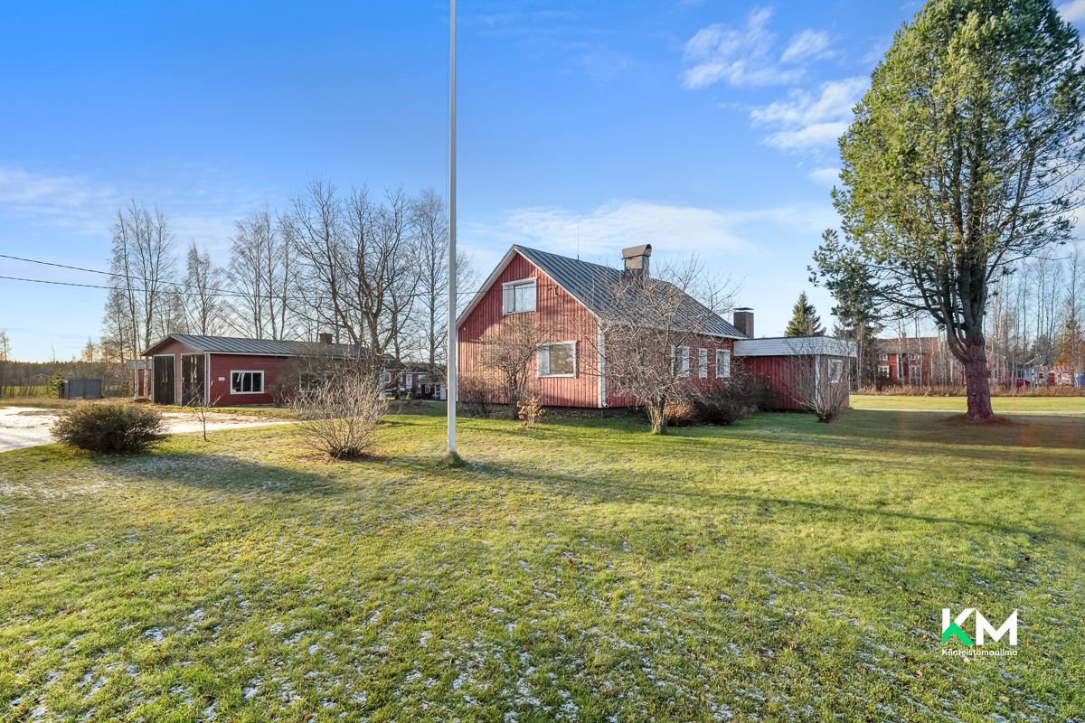 Lentokentäntie 440, Påras, Kruunupyy