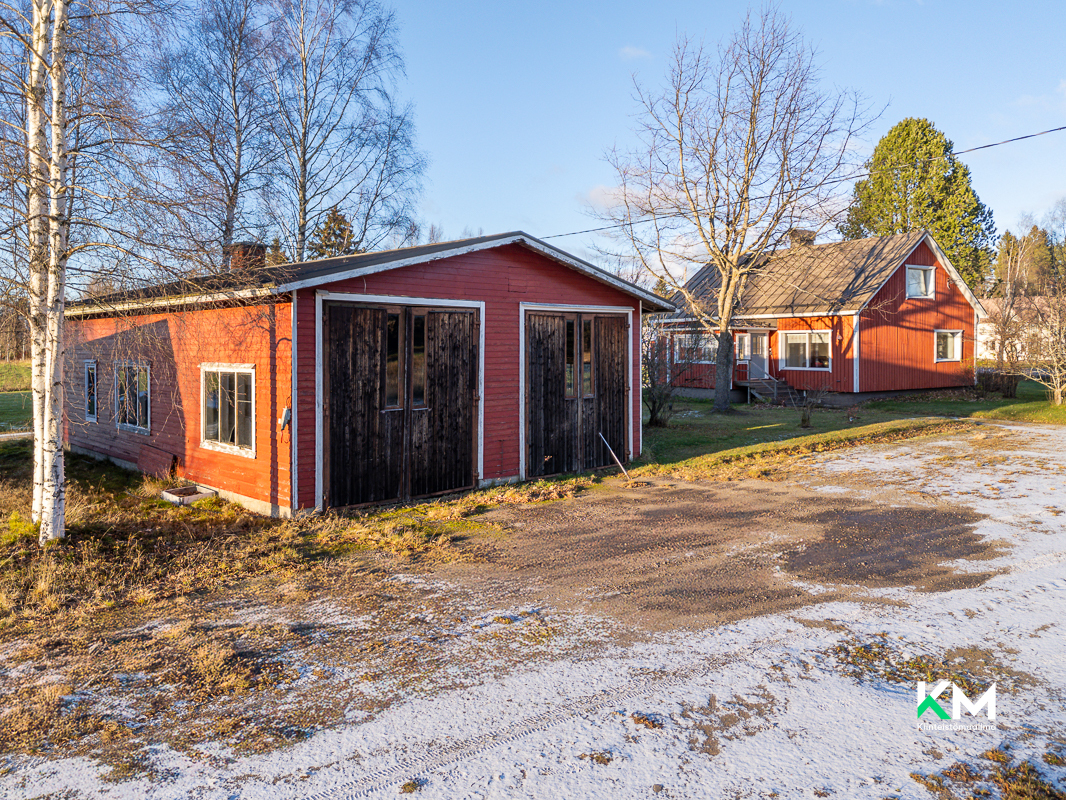 Lentokentäntie 440, Påras, Kruunupyy