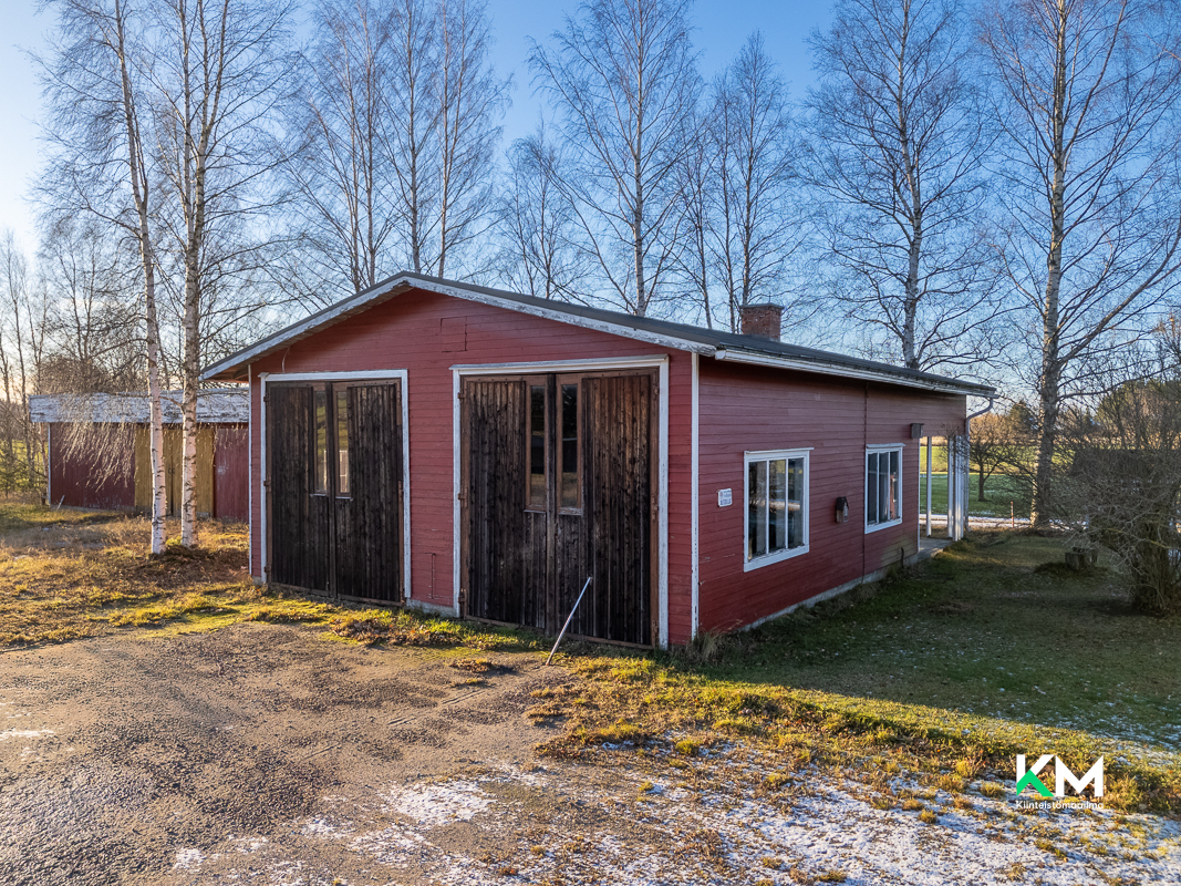 Lentokentäntie 440, Påras, Kruunupyy