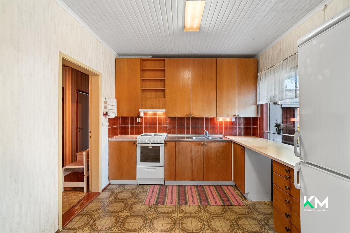 Lentokentäntie 440, Påras, Kruunupyy