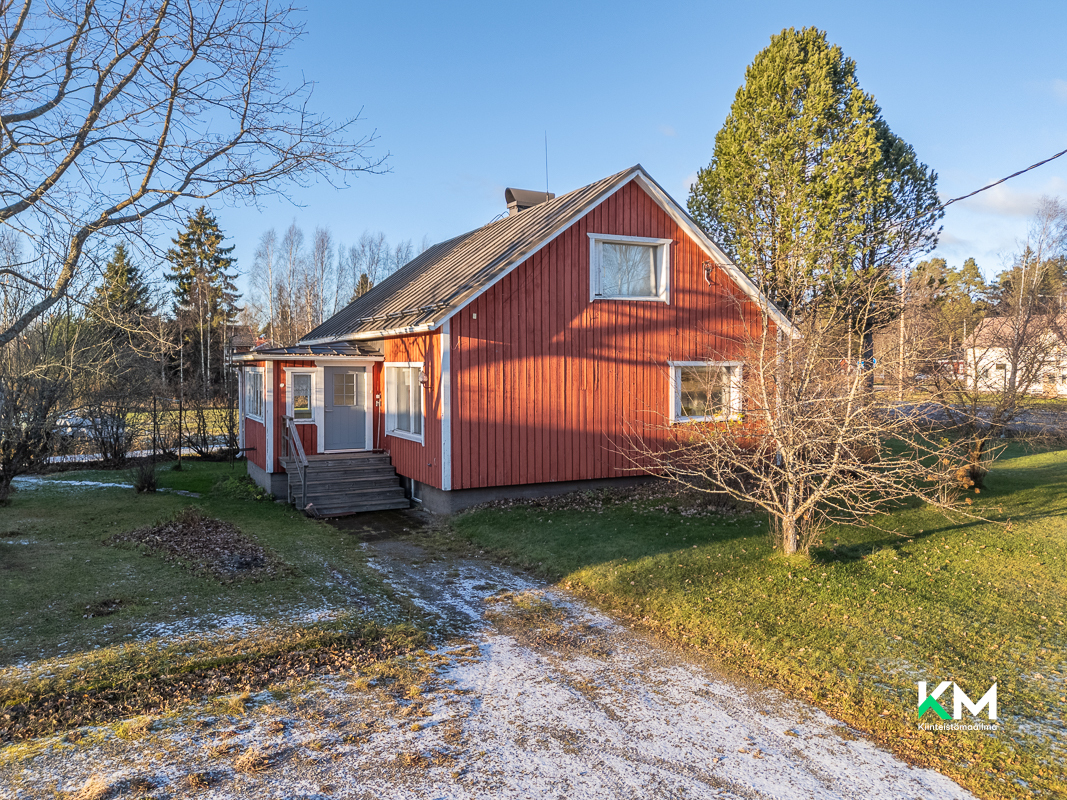 Lentokentäntie 440, Påras, Kruunupyy