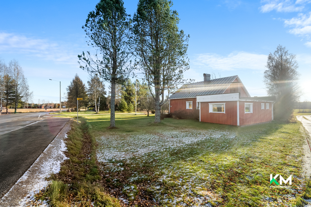 Lentokentäntie 440, Påras, Kruunupyy