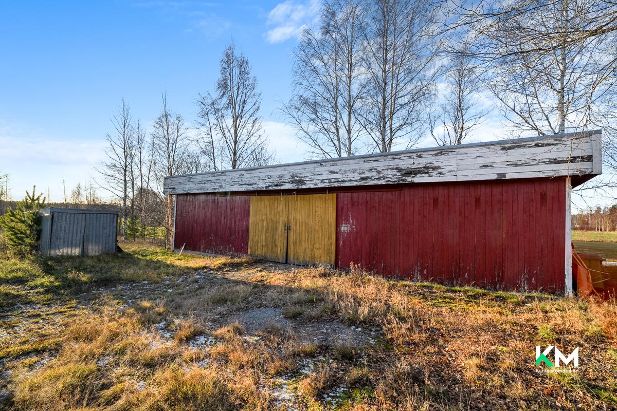 Lentokentäntie 440, Påras, Kruunupyy