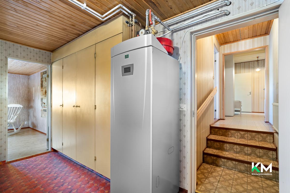 Lentokentäntie 440, Påras, Kruunupyy