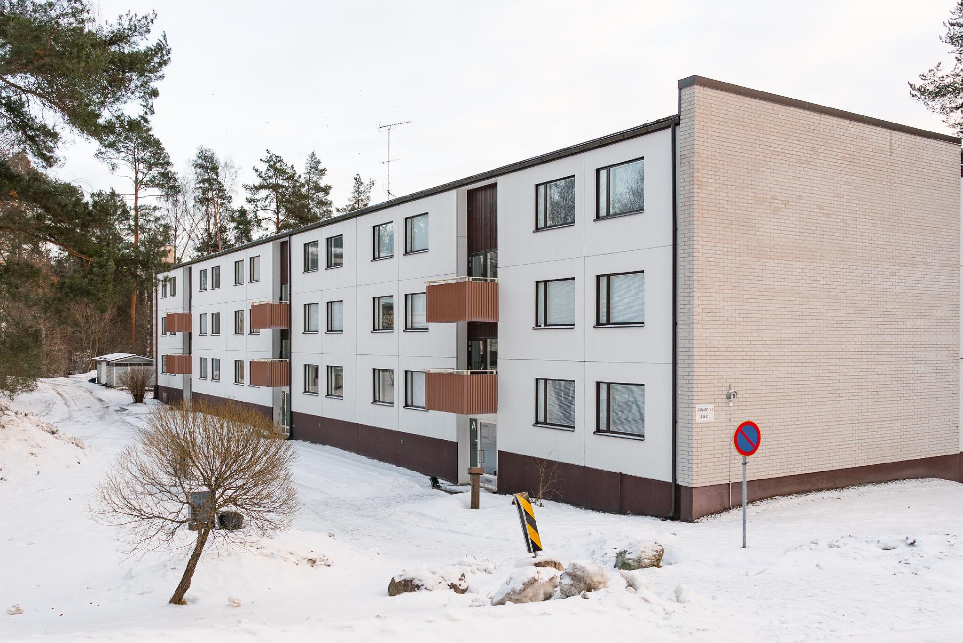 Julkisivu