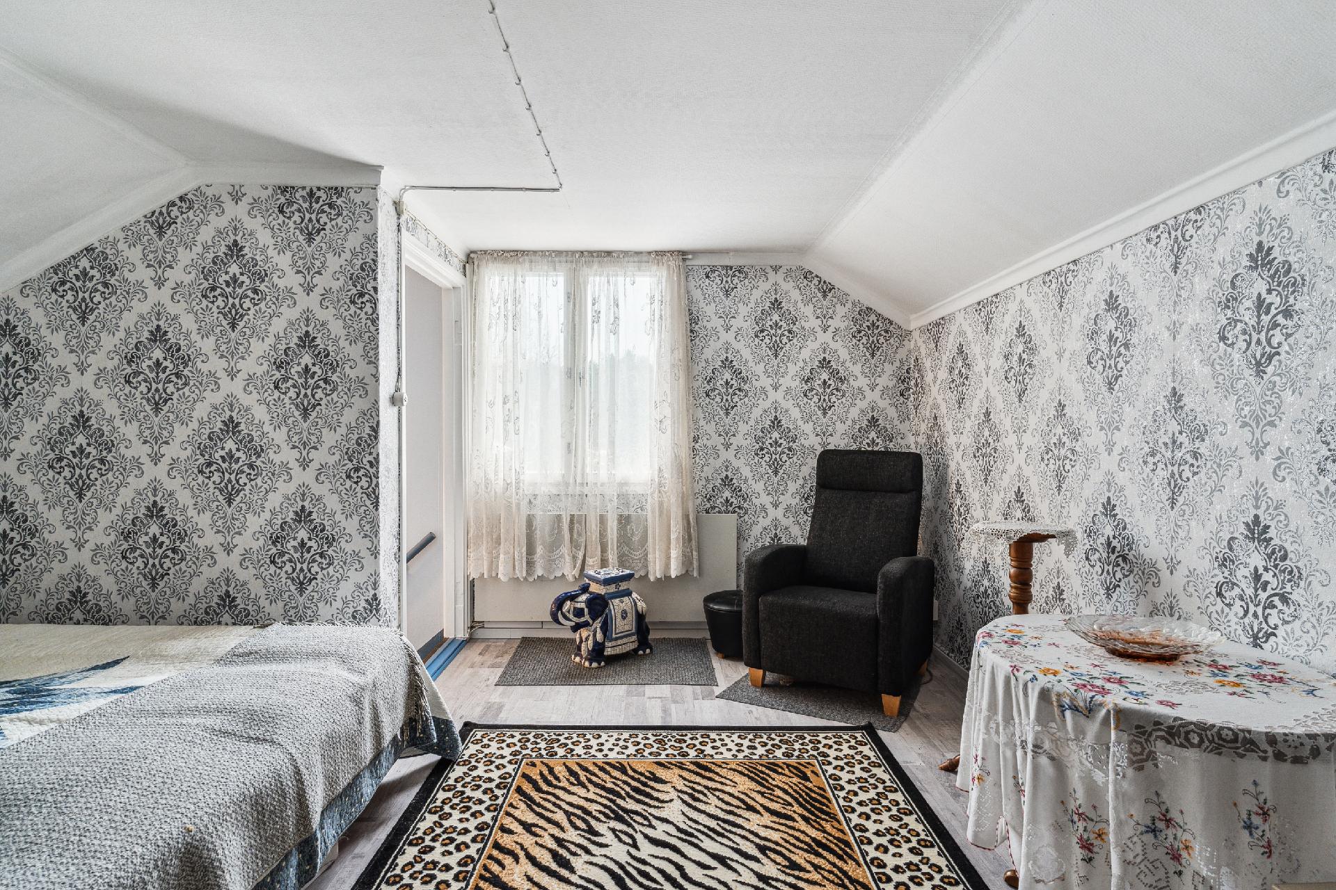 Yläkerran makuuhuone