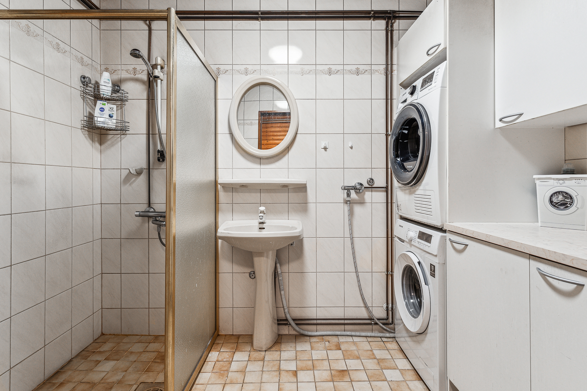 Pesuhuone-kodinhoitohuone