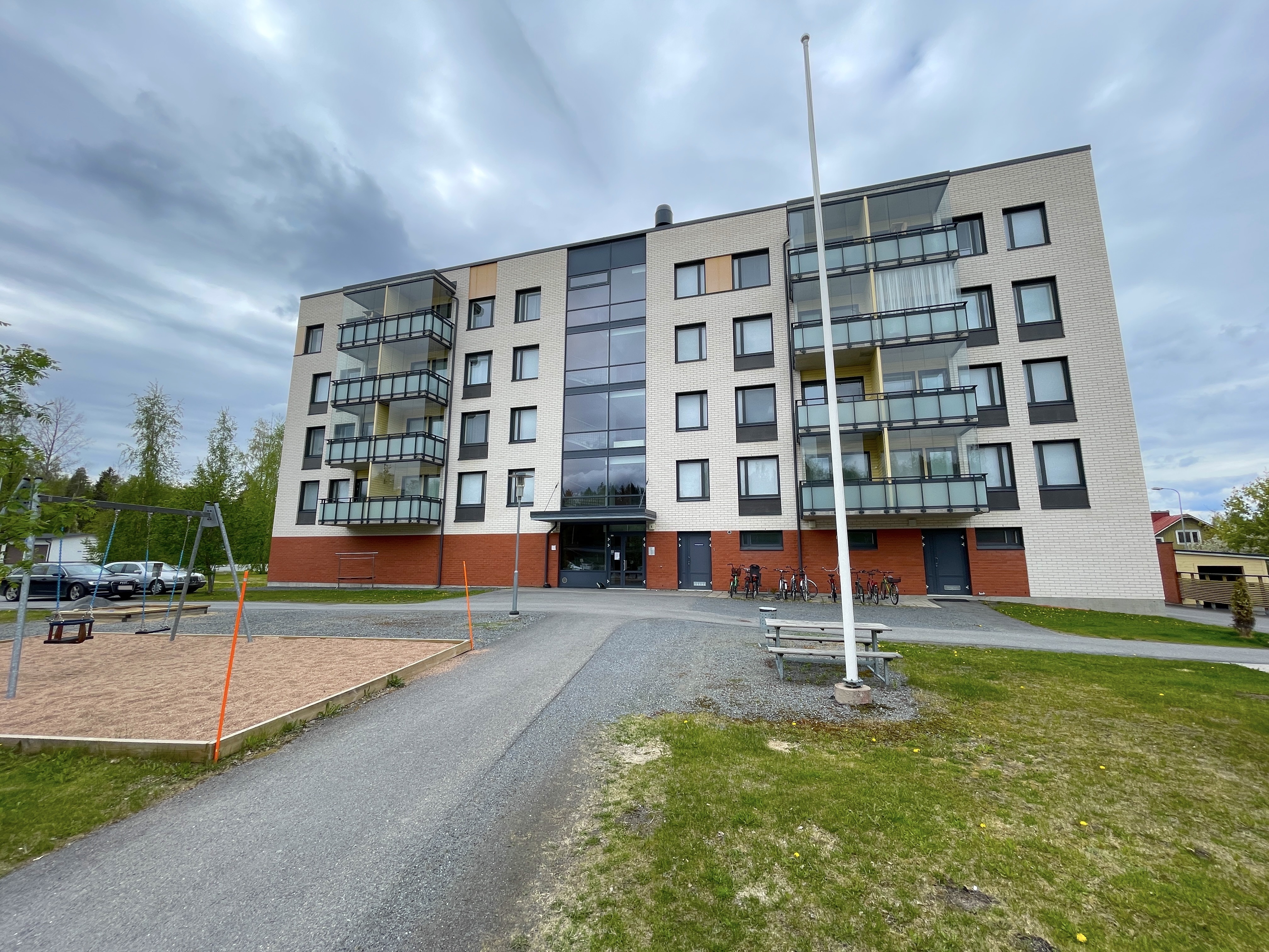 Emännäntie 1, Hallila, Seinäjoki