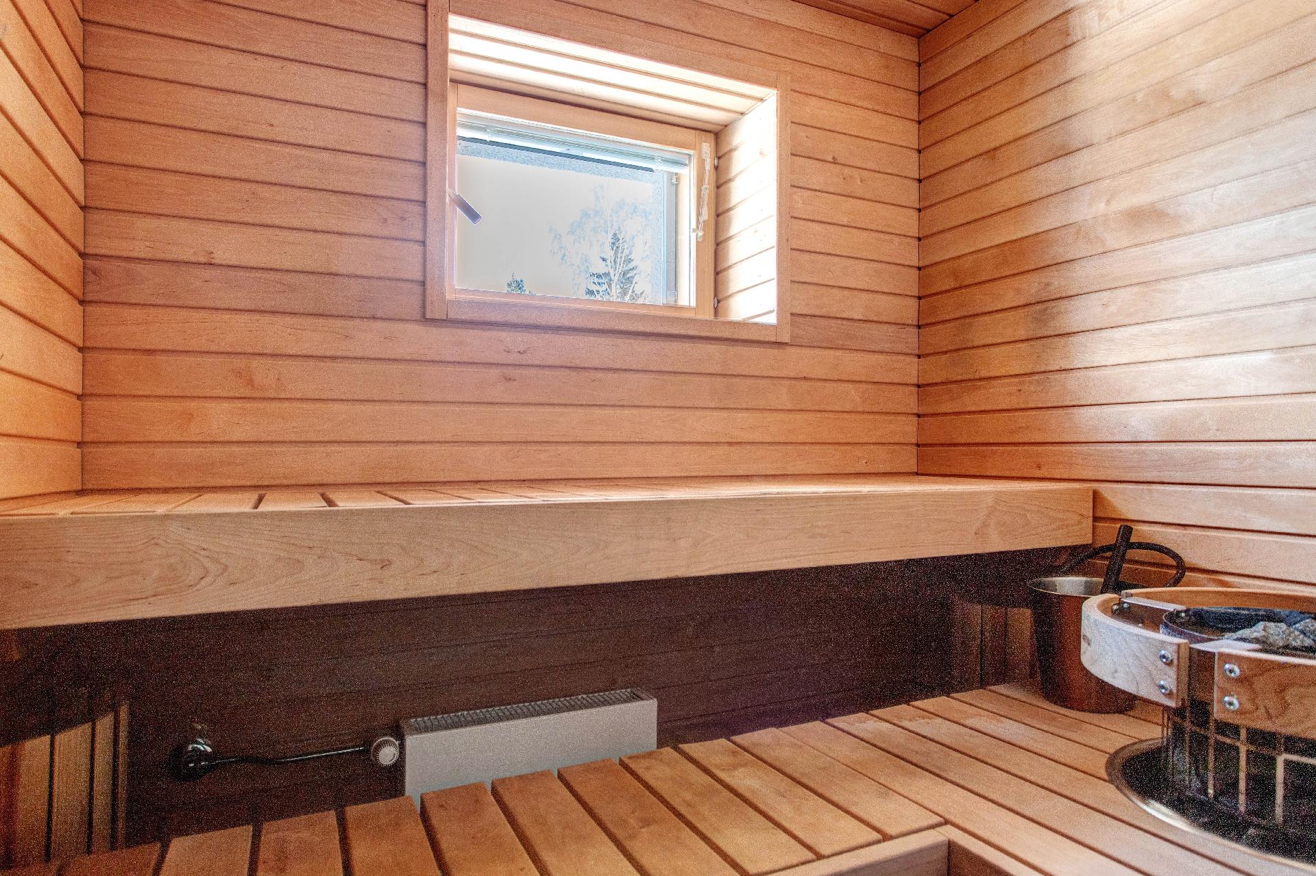 Jousenpuistonkatu 11, Tapiola, Espoo