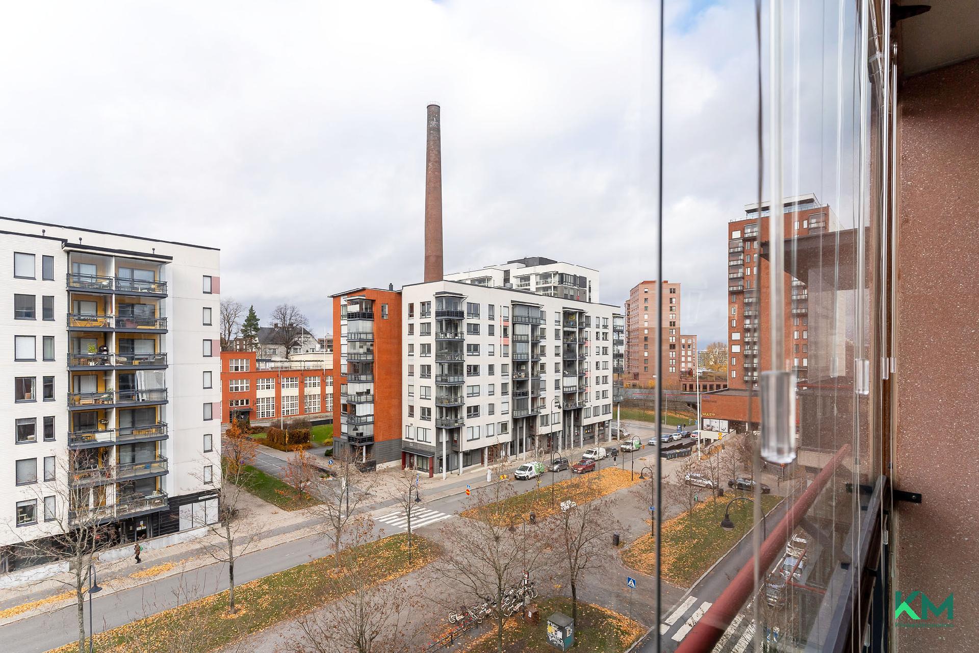 Parvekenäkymä Herrainmäen suuntaan.