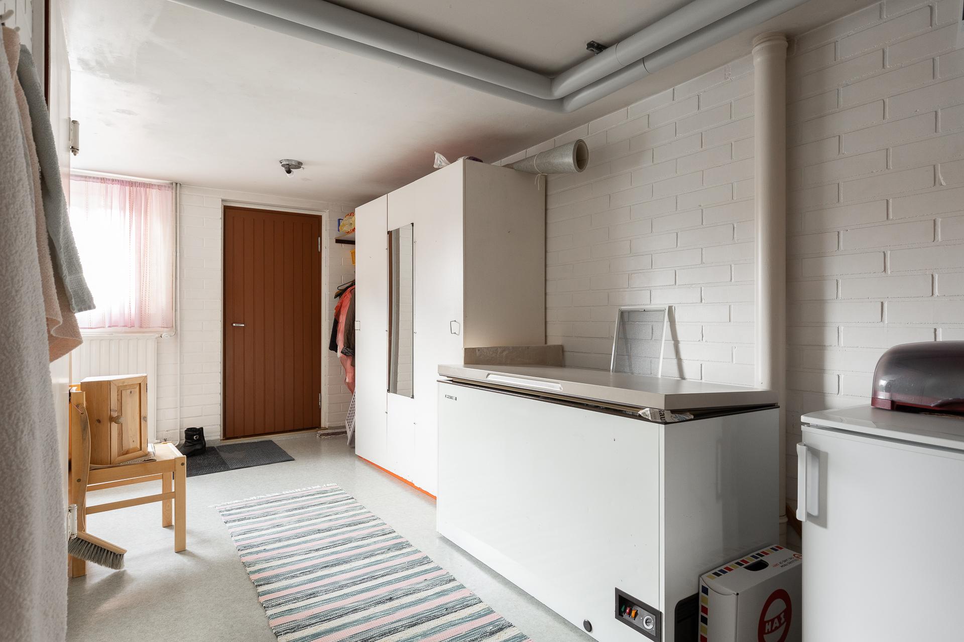 alakerran varastotilaa