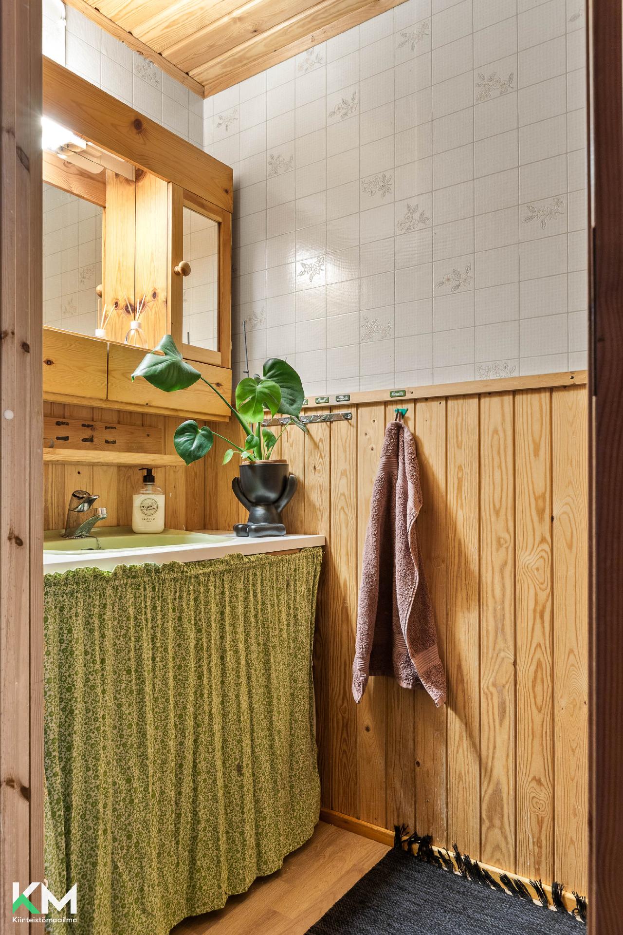 Yhdystie 18, Isoäiniö, Asikkala