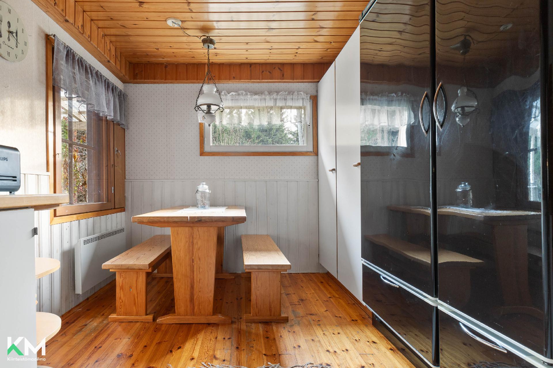 Yhdystie 18, Isoäiniö, Asikkala