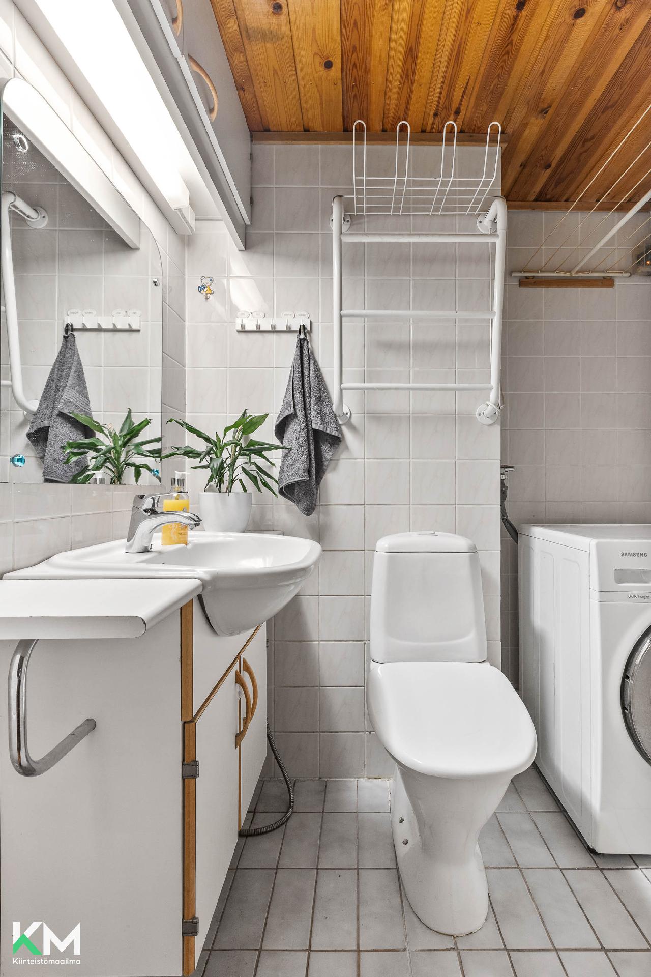 Yhdystie 18, Isoäiniö, Asikkala