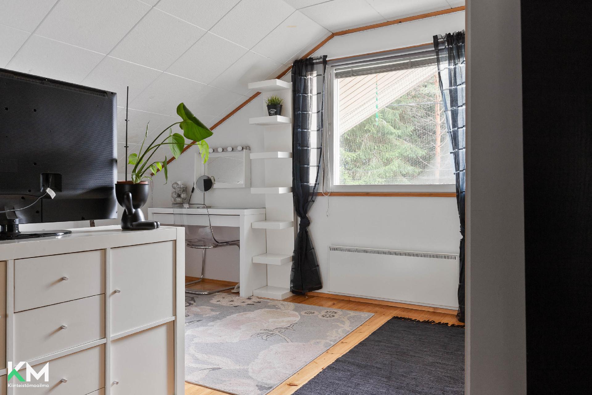 Yhdystie 18, Isoäiniö, Asikkala