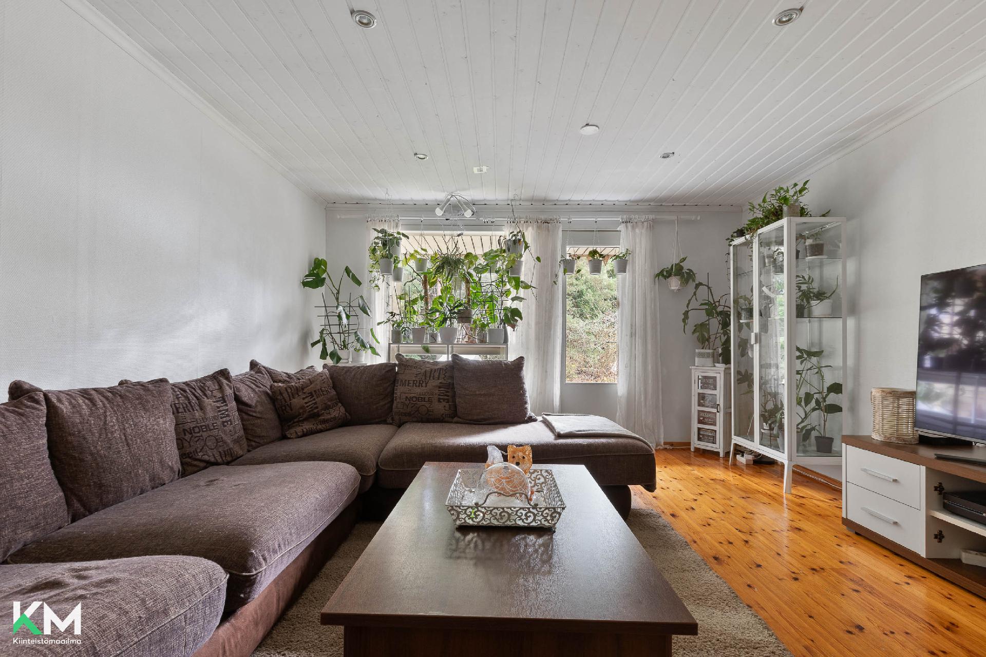 Yhdystie 18, Isoäiniö, Asikkala