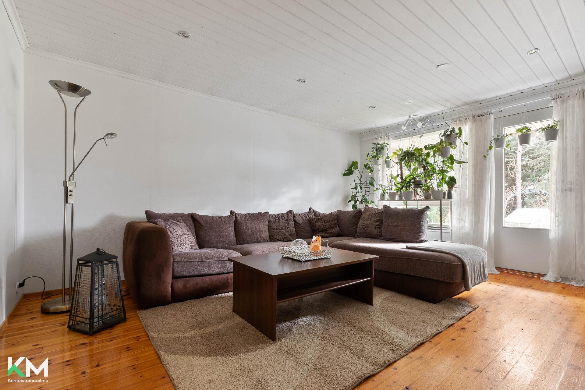 Yhdystie 18, Isoäiniö, Asikkala