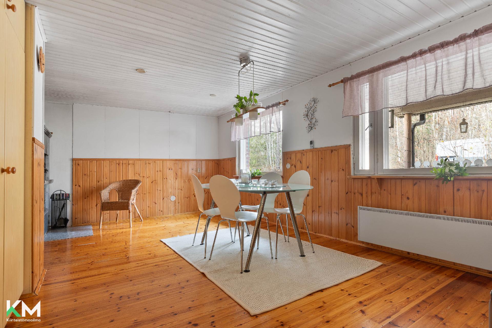 Yhdystie 18, Isoäiniö, Asikkala