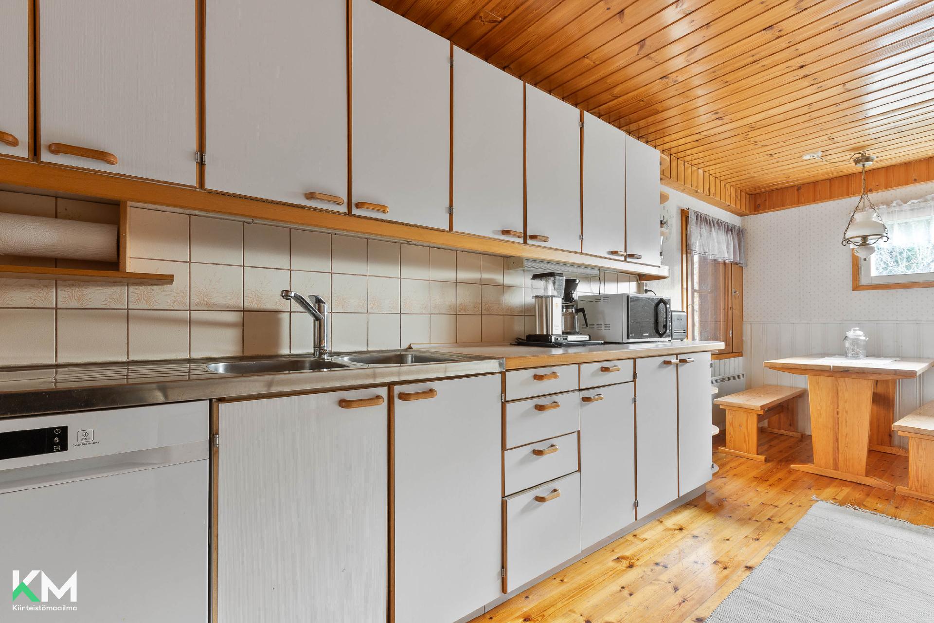 Yhdystie 18, Isoäiniö, Asikkala