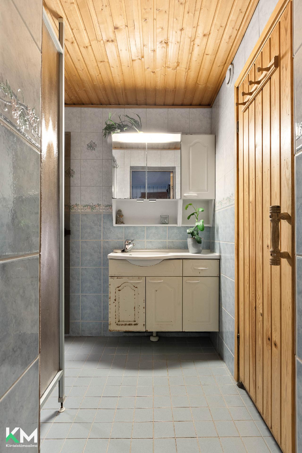 Yhdystie 18, Isoäiniö, Asikkala