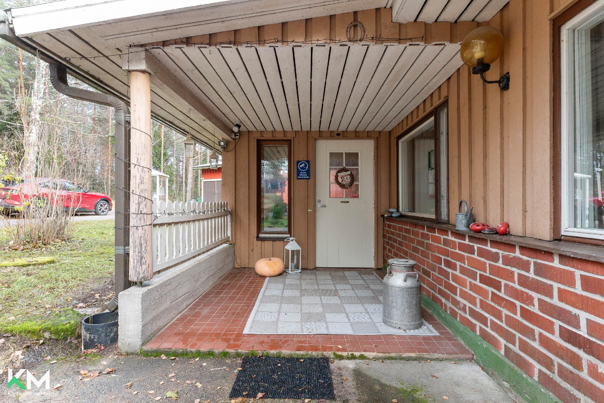 Yhdystie 18, Isoäiniö, Asikkala