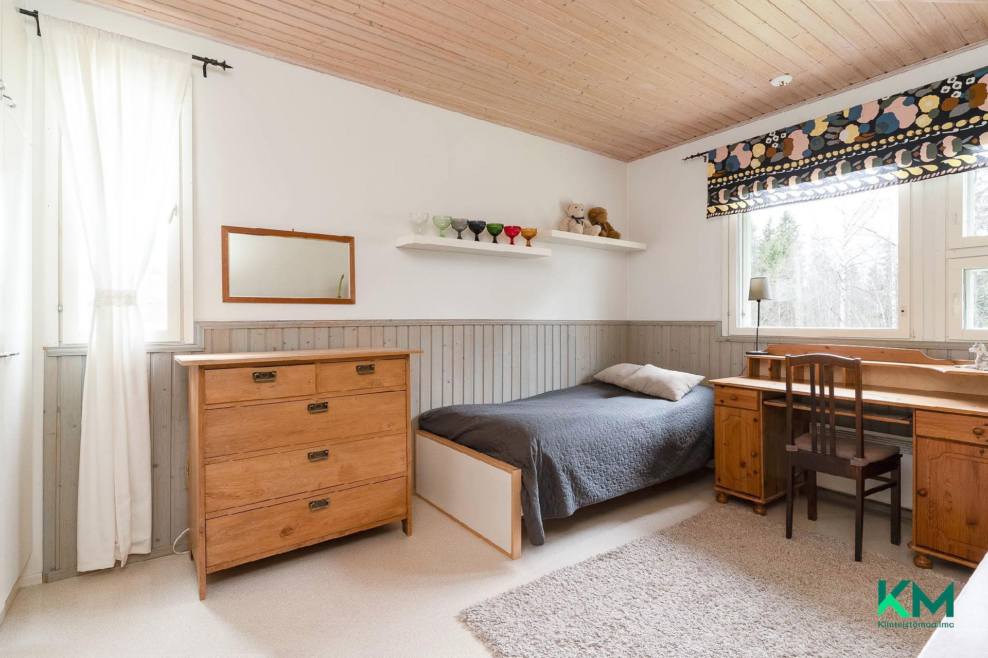 Makuuhuone 4 yläkerta