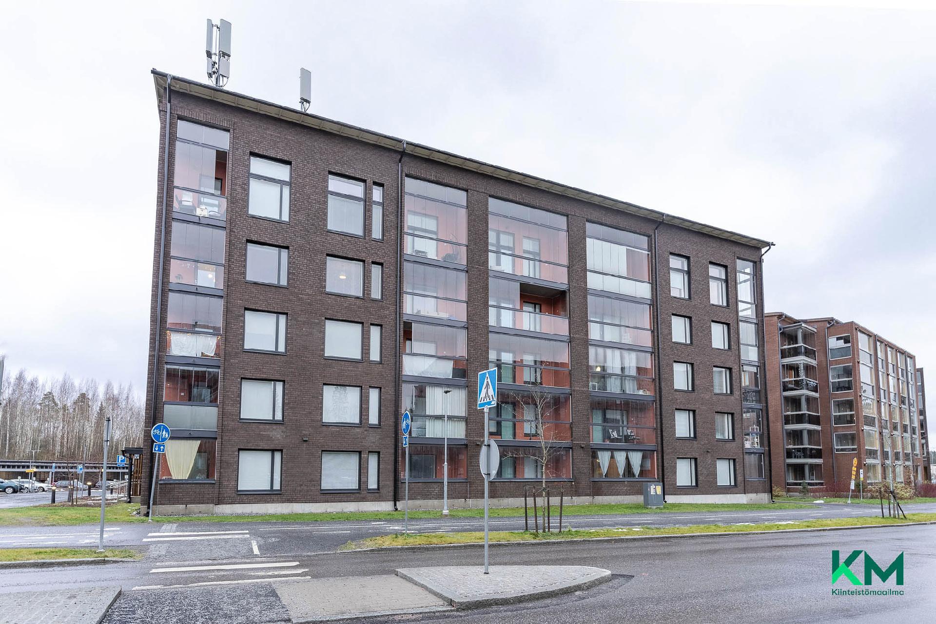 Julkisivu