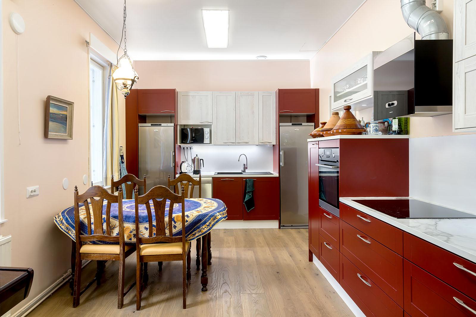 Remontoitu, laadukas keittiö