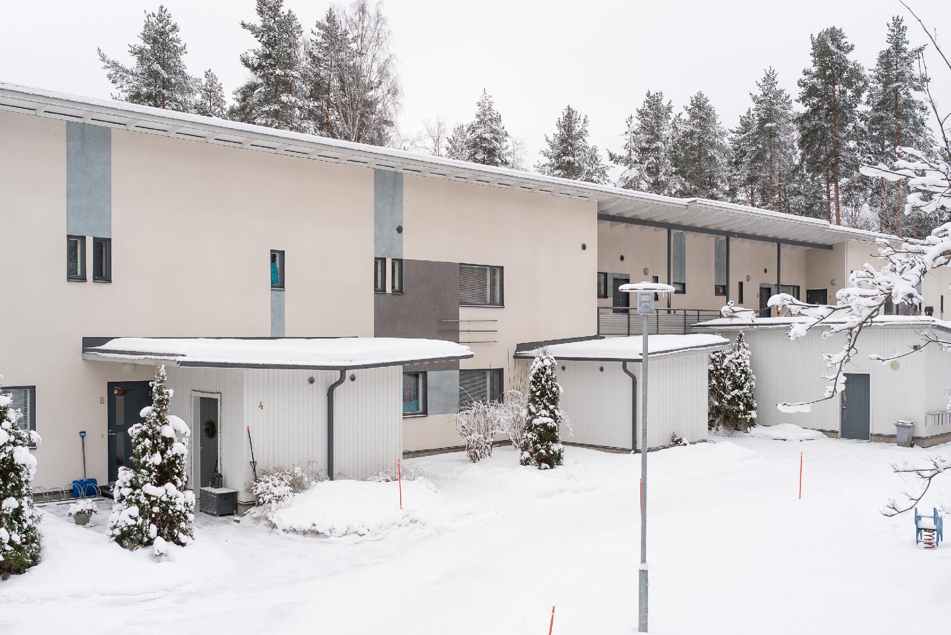 Julkisivu