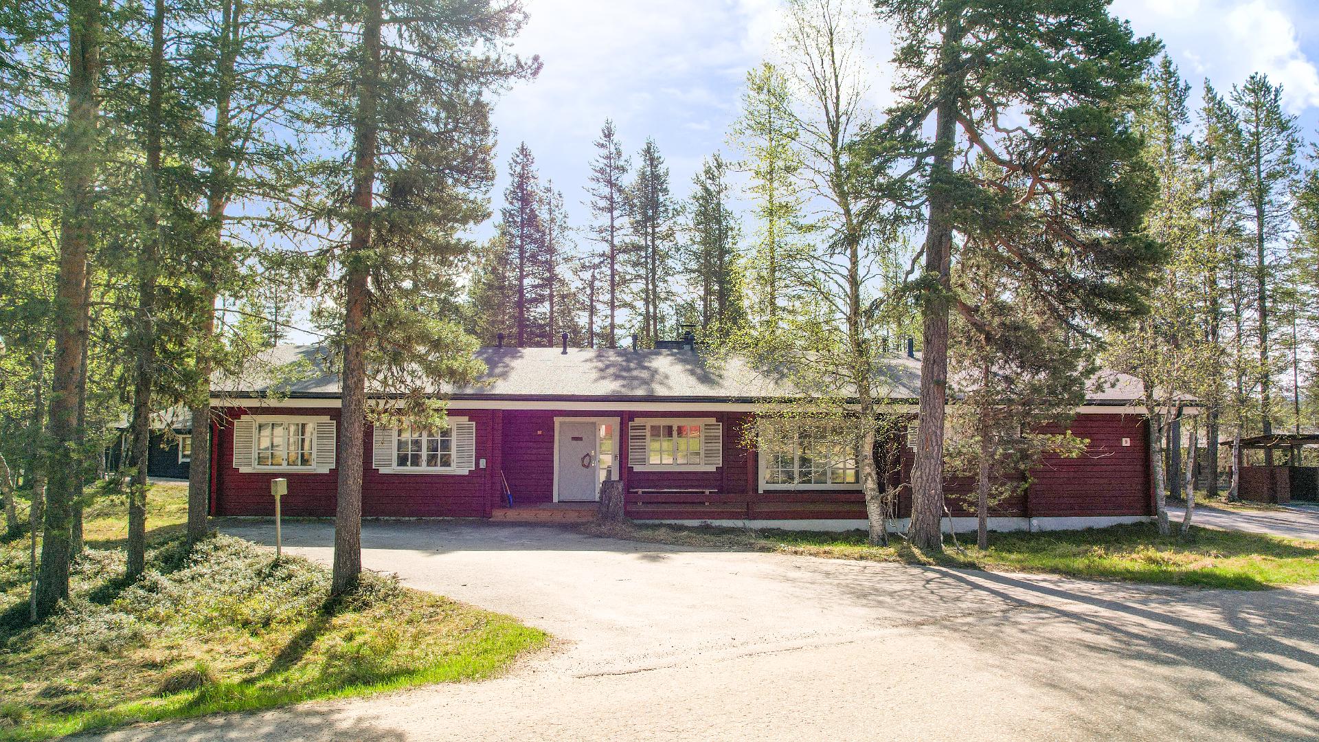 Hyvä sijainti lähellä Saariselän palveluita!